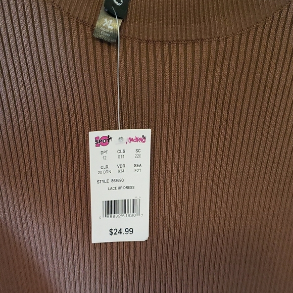 Elegant Brown Lace-Up Dress - Picture 2 of 4